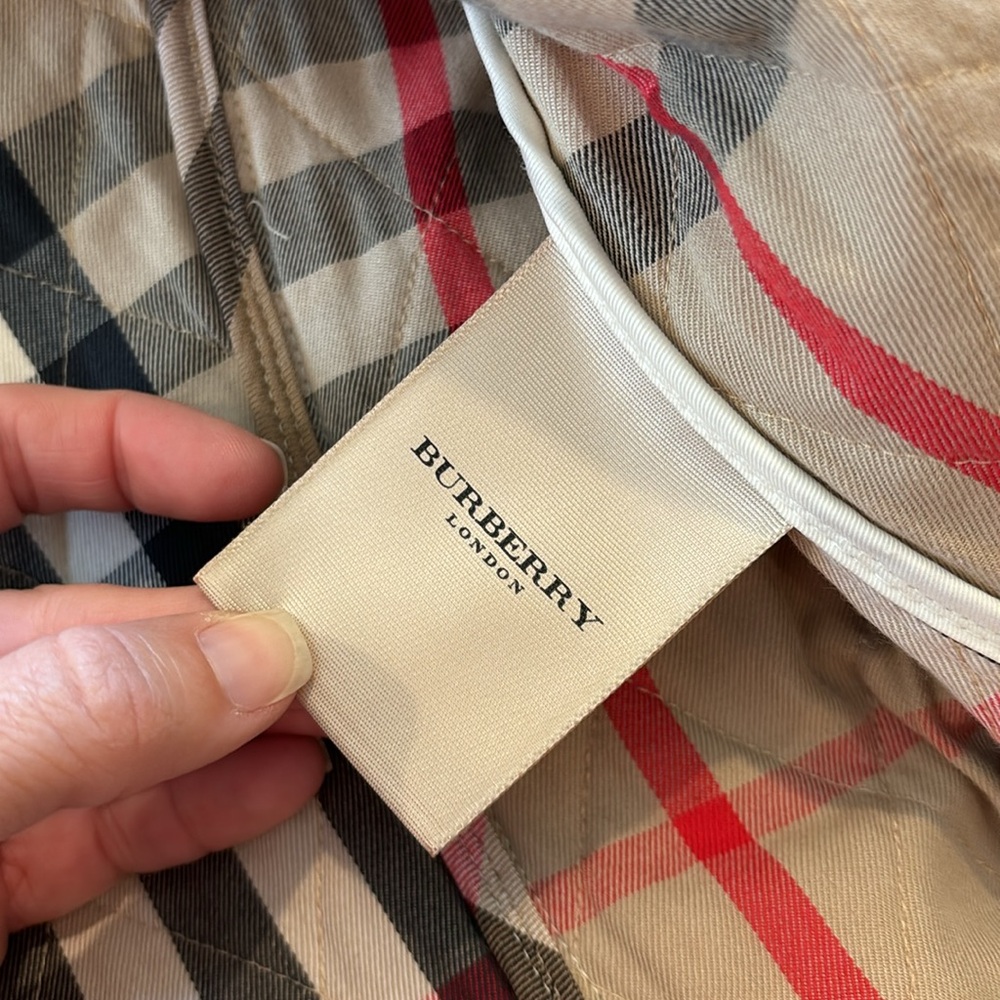 Gorgeous ! RARE! Burberry jacket - Picture 9 of 16